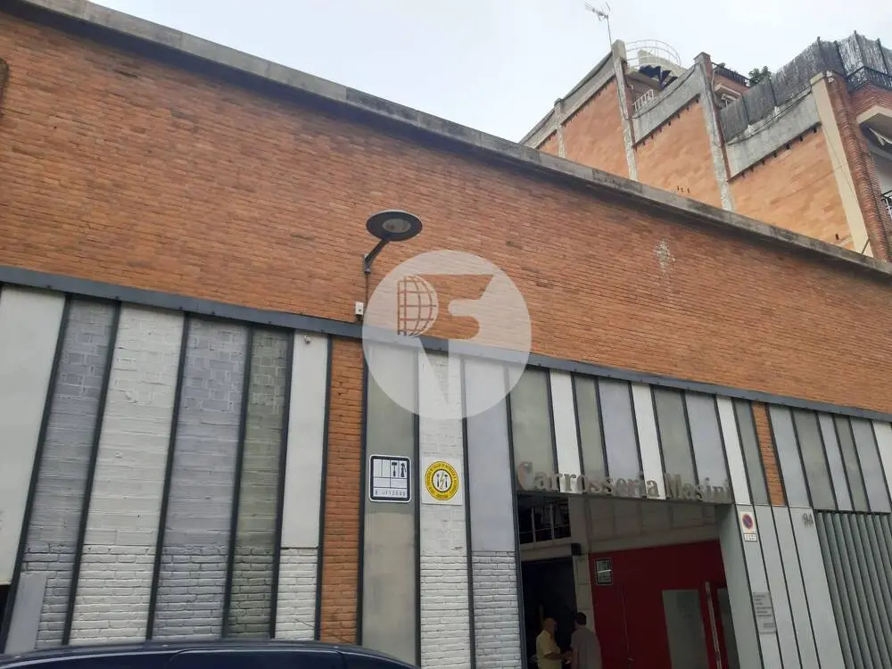 Commercial property for transfer in the district of Sants-Montjuïc, in the neighborhood of Sants. IE-224017 1